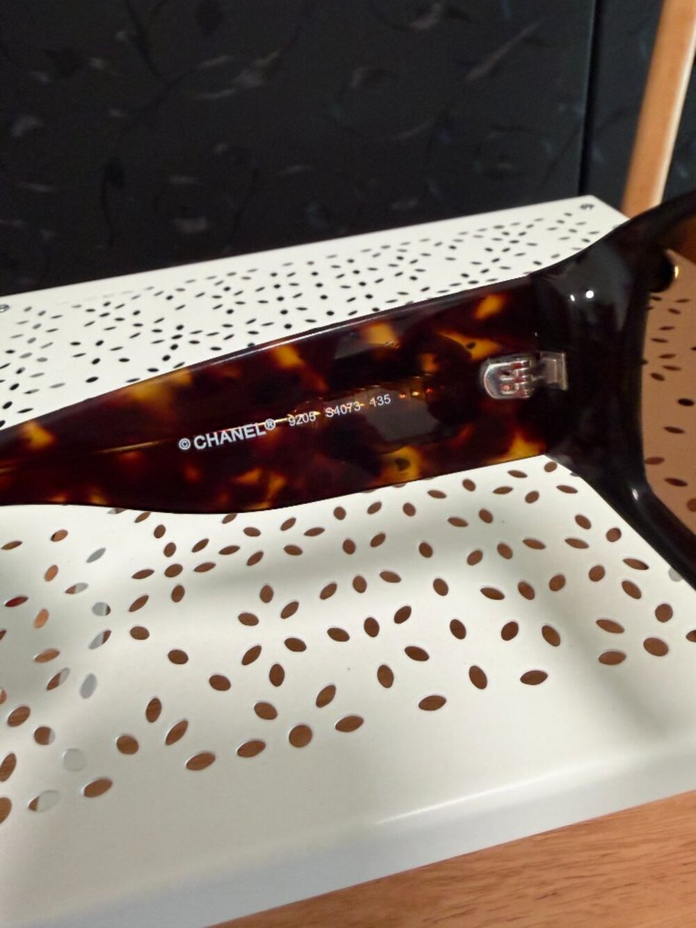 ✅Auth✅ CHANEL Tortoise Shield Sunglasses Gold CC Medallion Logo - Picture 9 of 11